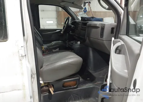 2006 Chevrolet Express Work Van из США, поврежденный, VIN 1GCFG15X161111015